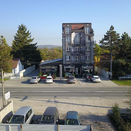 Hostel Royal Obrenovac  Exterior photo