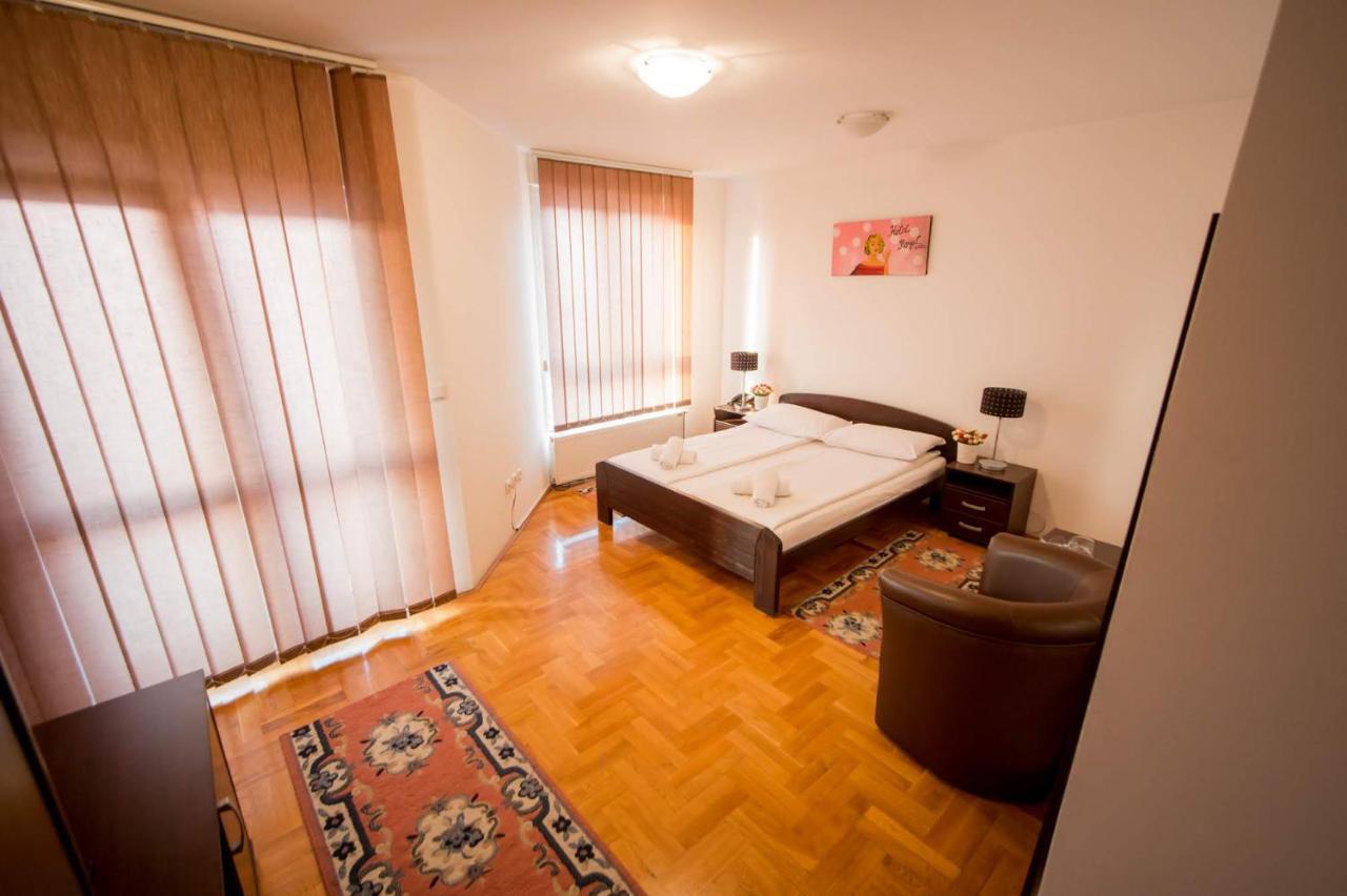 Hostel Royal Obrenovac  Exterior photo