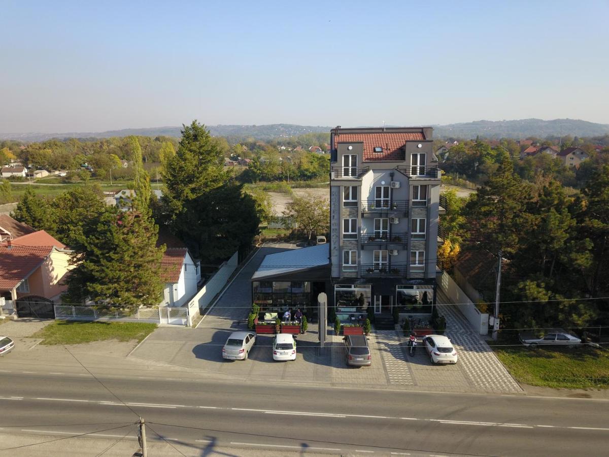 Hostel Royal Obrenovac  Exterior photo